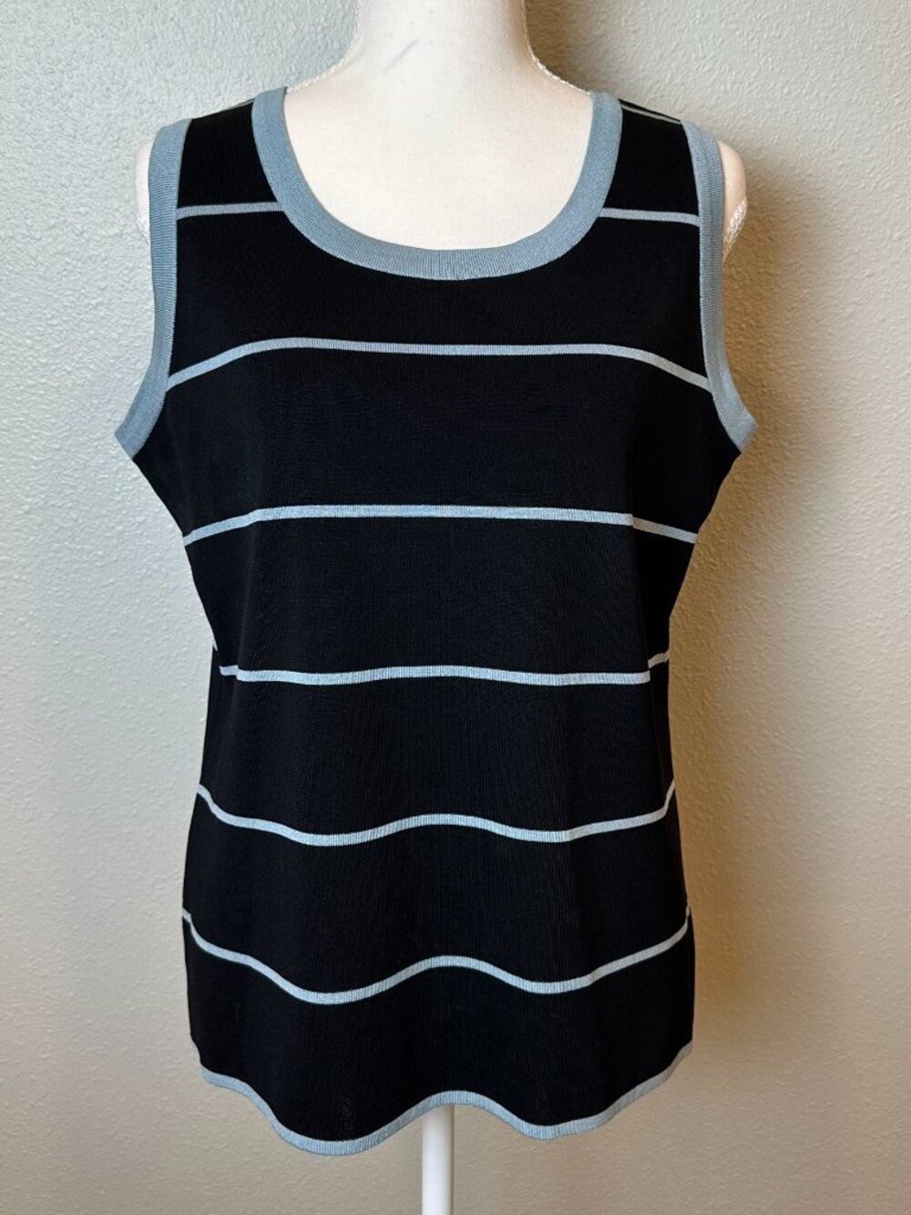 Exclusively Misook Knit Tank Top Large Black Blue Striped Shell Luxury Nautical